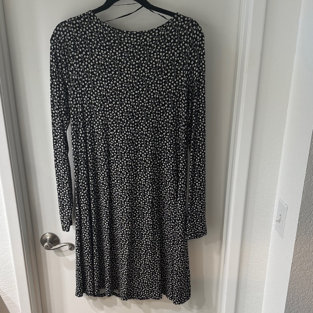 Old Navy Boatneck Scoop Back Black Ditsy Floral Dress